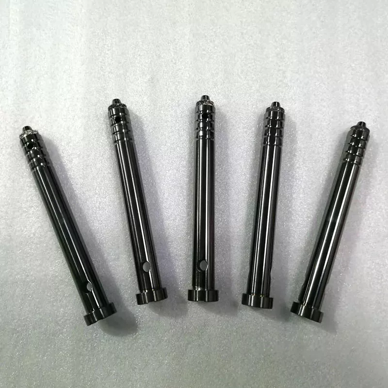 ชิ้นส่วนยานยนต์ที่มีความแม่นยำและตัวยึดอัตโนมัติ